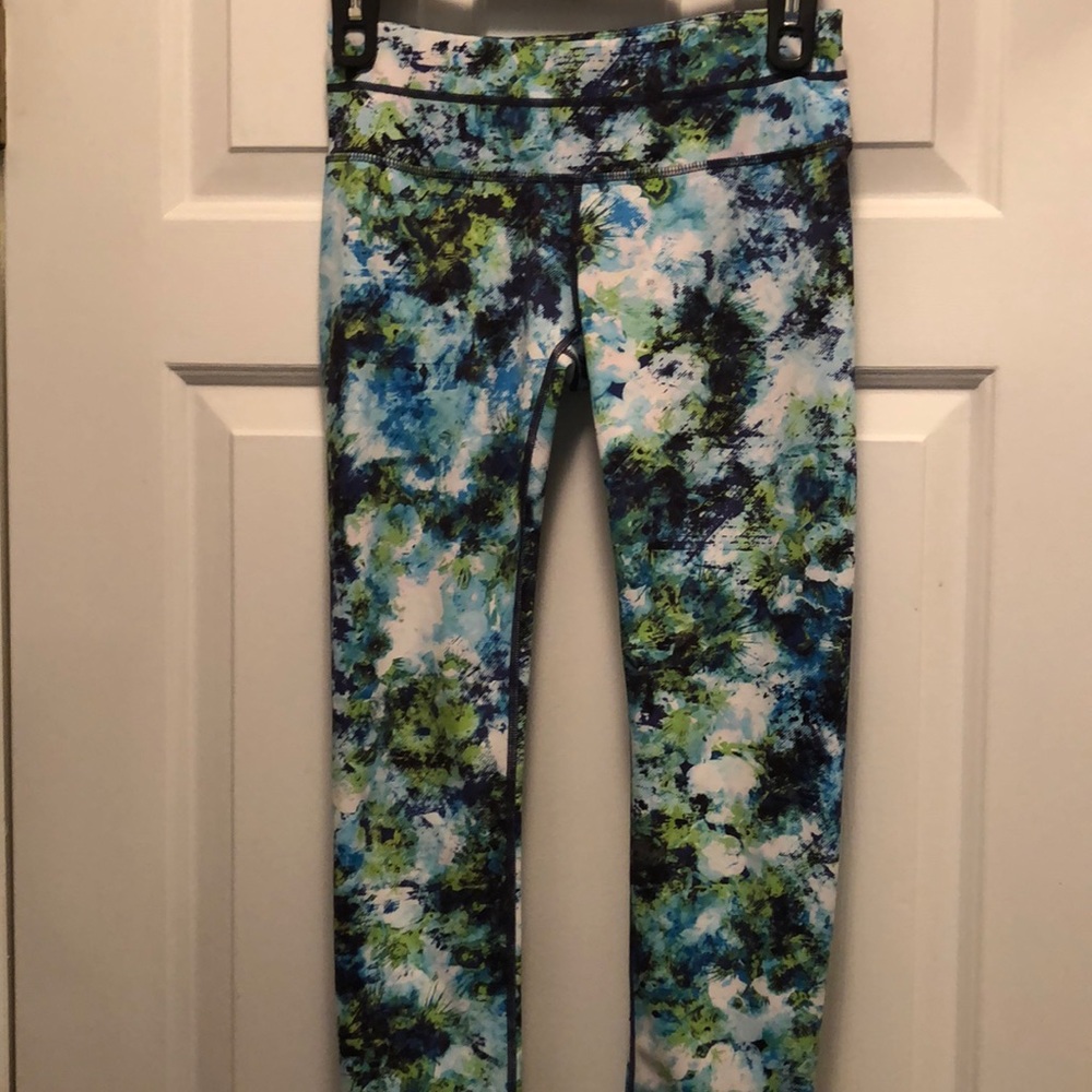 Athleta Sonar Capri workout pants